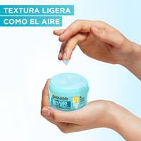 Crema buena para las espinillas e imperfecciones de la piel del rostro en Chile Toque Seco Garnier con textura ligera como el aire no comedogenica e hipoalergenica