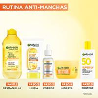 Productos para borrar las manchas de la cara Garnier con vitamina C: agua micelar, limpiador, serum, crema hidratante con efecto matificante y protector solar